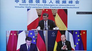 Çin Devlet Başkaın Şi Cinping, Fransa Cumhurbaşkanı Emmanuel Macron (sol alt) Almanya Başbakanı Olaf Scholz (sağ alt)
