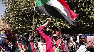 متظاهرون سودانيون مناهضون للانقلاب يشاركون في احتجاجات متواصلة ضد الجيش، في الخرطوم، السودان، الثلاثاء 8 مارس 2022