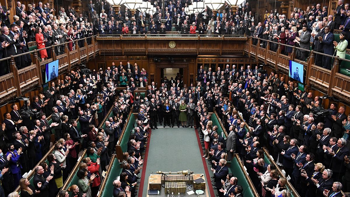Британские парламентарии приветствовали Владимира Зеленского аплодисментами