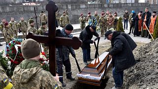 دفن جندي أوكراني