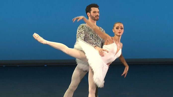 Zwischen Traum und Albtraum: Kiewer Balletttruppe tanzt auf der Bühne des berühmten Pariser Châtelet
