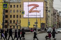 Óriásplakát a Z betűvel Moszkva egyik utcáján