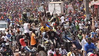 Guinée : des dizaines de partis menacent de manifester contre la junte