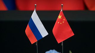 Rusya (sol), Çin bayrakları