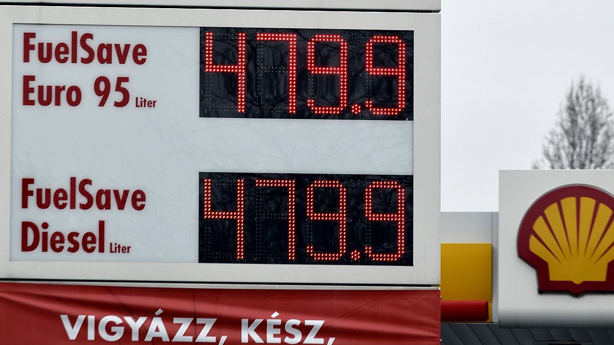 Árak egy magyarországi benzinkútnál – képünk illusztráció