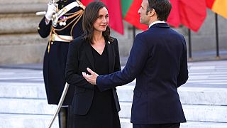 Sanna Marin wird am Donnerstag von Emmanuel Macron in Versailles in Empfang genommen