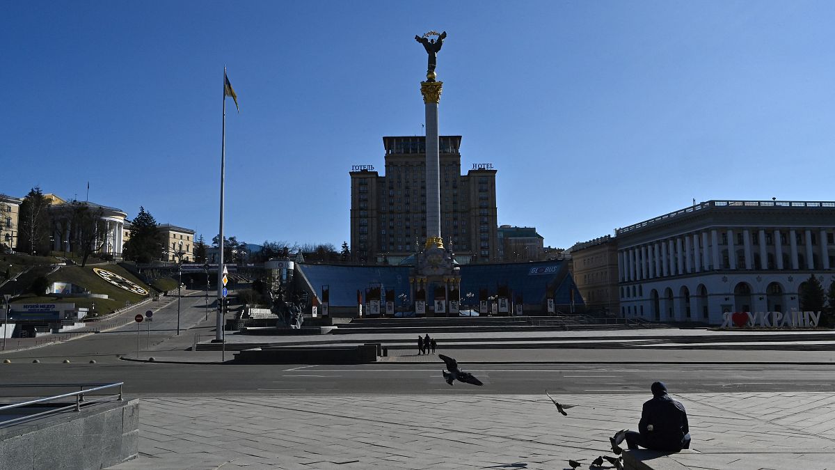 Kiewer Unabhängigkeitsplatz kurz nach dem russischen Angriff (28.2.2022)