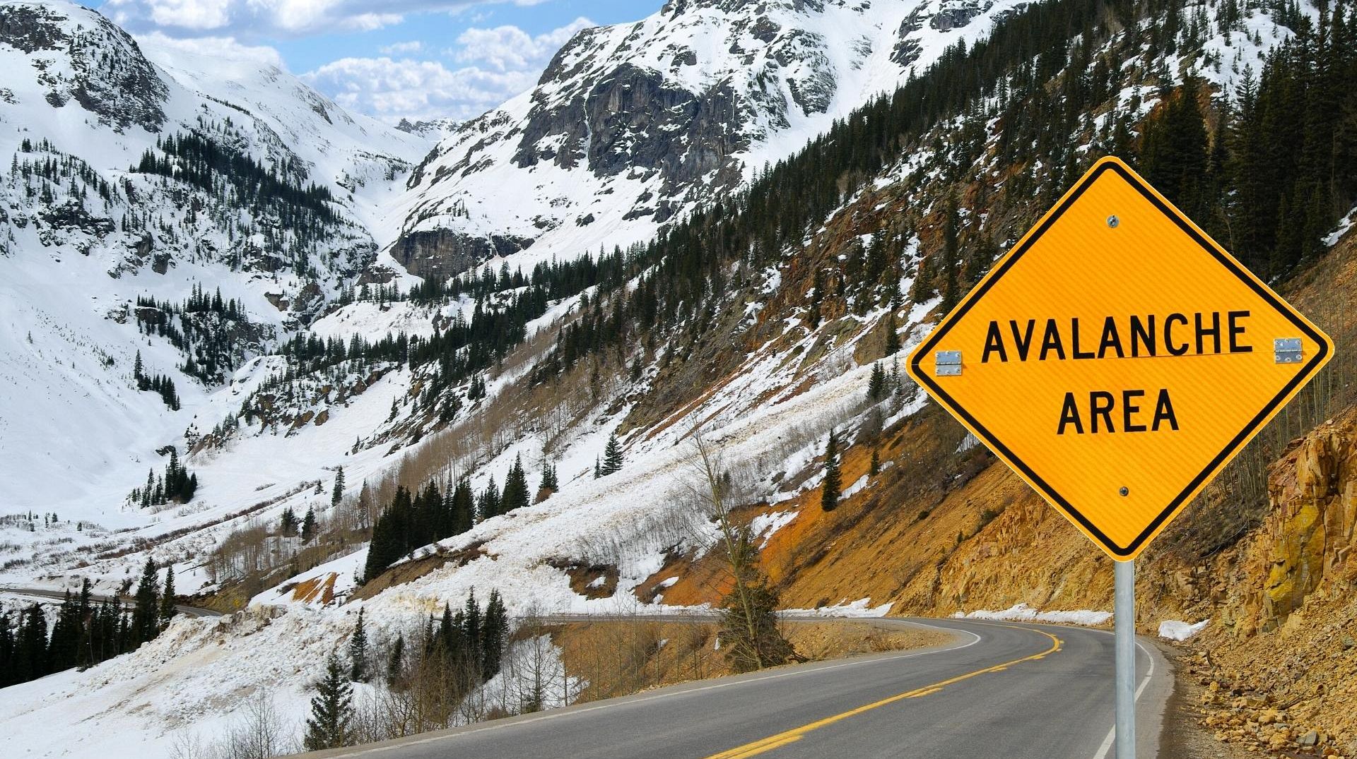 This is how to steer clear of avalanches this ski season and prevent