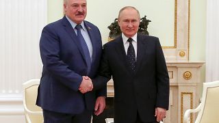 Putin y su homólogo bielorruso, Alexander Lukashenko escenifican la solidez de su alianza
