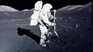 نمونه برداری از سطح ماه در ماموریت آپولو ۱۷