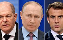 Almanya Şansölyesi Scholz (solda), Rusya Devlet Başkanı Putin, Fransa Cumhurbaşkanı Macron (sağda) 