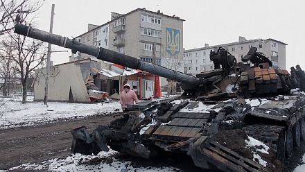 Heavy fighting leaves much of Volnovakha in ruins