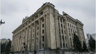 مبنى متضرر جراء القصف الروسي في خاركيف،  أوكرانيا، الثلاثاء 1 مارس 2022.