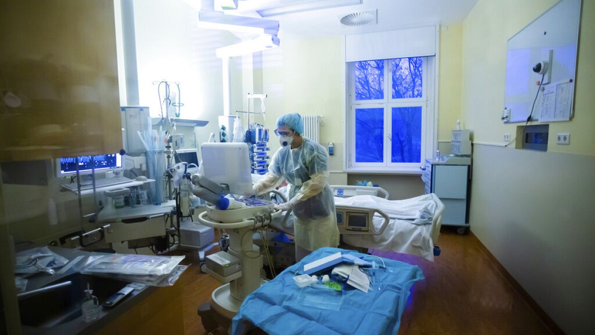 Pflegekraft in einem Krankenhaus in Berlin