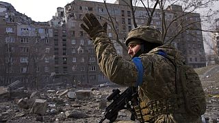 Ουκρανός στρατιώτης στη Μαριούπολη