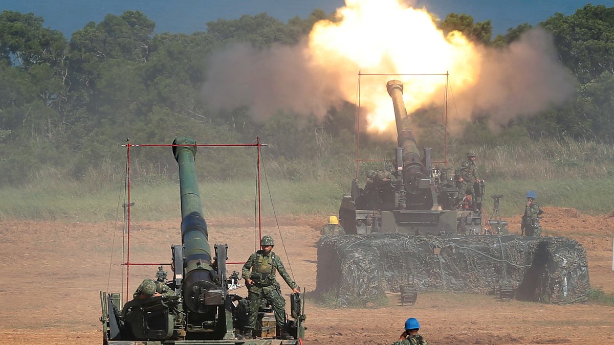 Ordusunun envanterinin önemli bir kısmını ABD'den alınan silahların oluşturduğu Tayvan, yıllık askeri tatbikat düzenlerken
