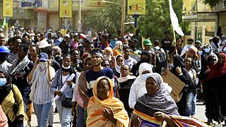 Sudanese demonstrate high commodity prices as police crackdown on protesters