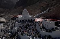 تصاویری از زیارت قبر هود پیامبر در یمن