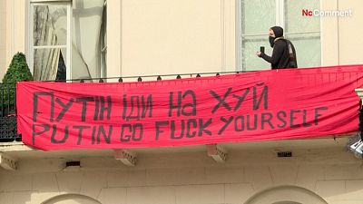 Manifestantes ocupan una casa en Londres vinculada a un oligarca ruso