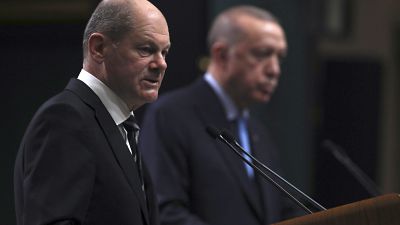 Ο Όλαφ Σολτς κι ο Ρετζέπ Ταγίπ Ερντογάν