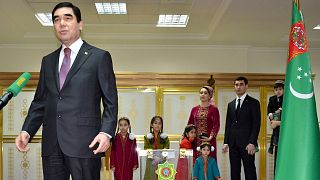 قربانقلی بردی‌محمداف، رئیس جمهوری ترکمنستان به همراه خانواده‌اش