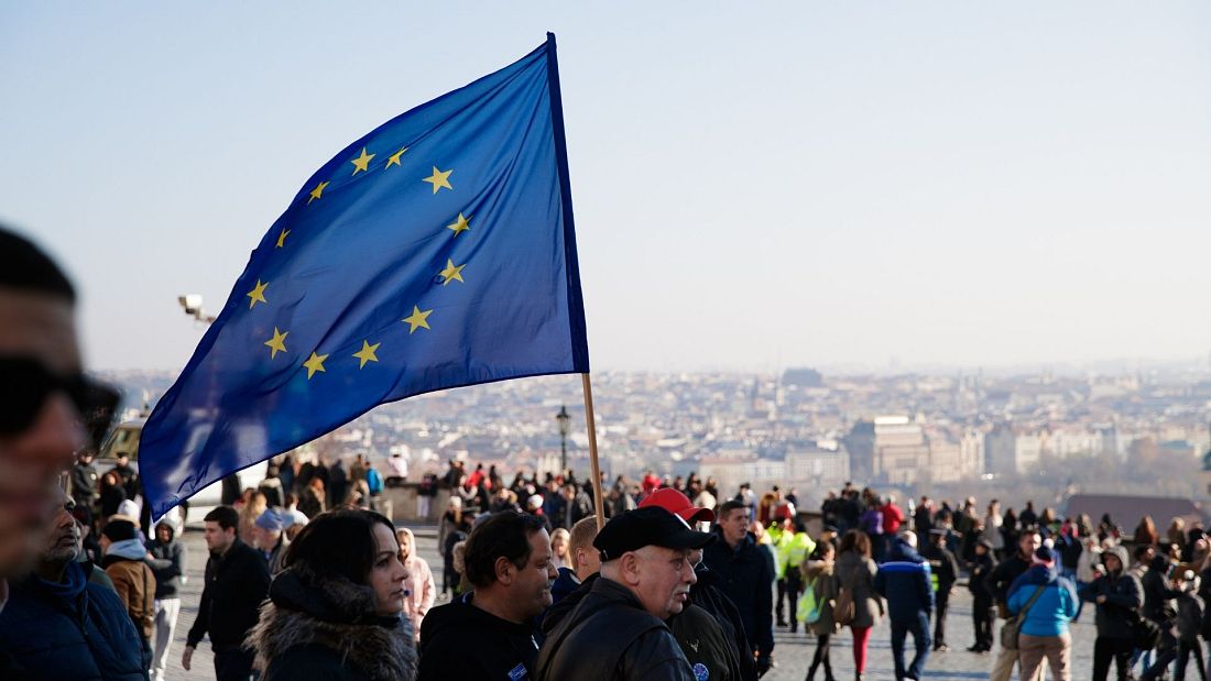 EU: World's first CO2 emissions tariff