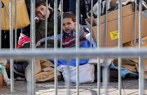 Zwei Jungen im belgischen Registrierungszentrum für ukrainische Flüchtlinge in Brüssel.