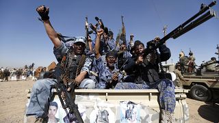 المقاتلون الحوثيون اليمنيون.