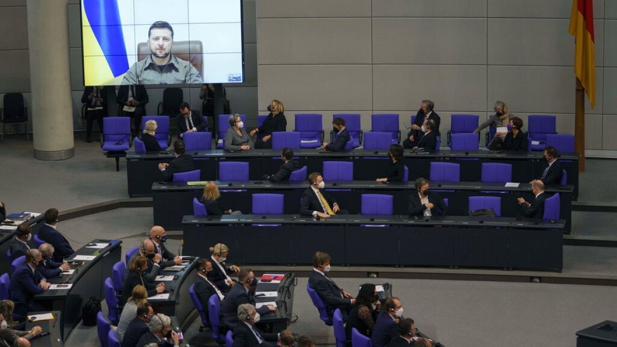 Rede von Wolodymyr Selenskyj - Präsident der Ukraine - per Videoschalte im Bundestag 