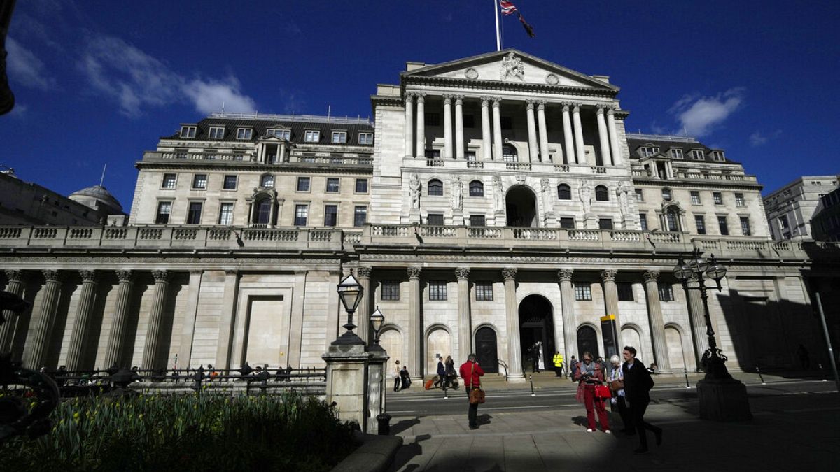 İngiltere Merkez Bankası'ndan faiz artırma kararı