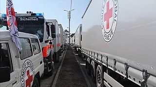 Des camions du CICR à la frontière entre la Roumanie et l'Ukraine