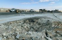آثار للصواريخ التي أطلقت على القاعدة الأمريكية في الأنبار، العراق