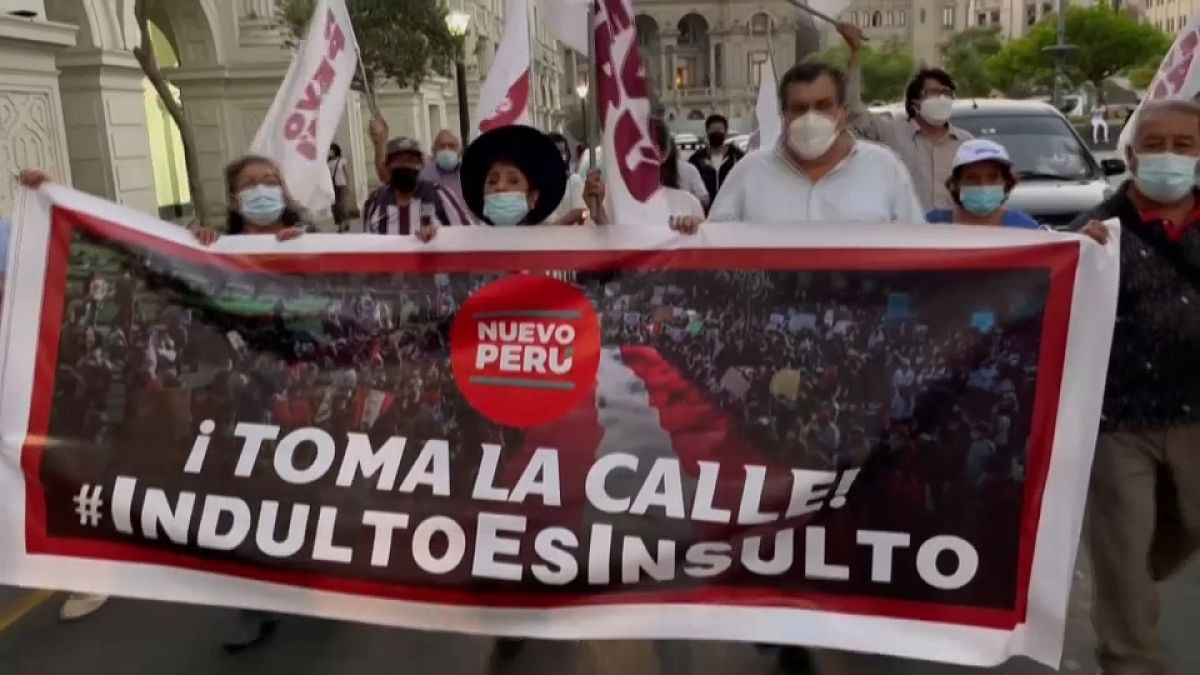 Manifestantes contra el indulto recorrieron el centro de Lima