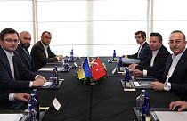 Ukrayna Dışişleri Bakanı Dmytro Kuleba (solda), Lavrov görüşmesi öncesi Dışişleri Bakanı Çavuşoğlu ile bir araya geldi