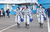 Les trois cosmonautes russes juste avant leur décollage ce vendredi pour la Station spatiale internationale - le 18/03/2022