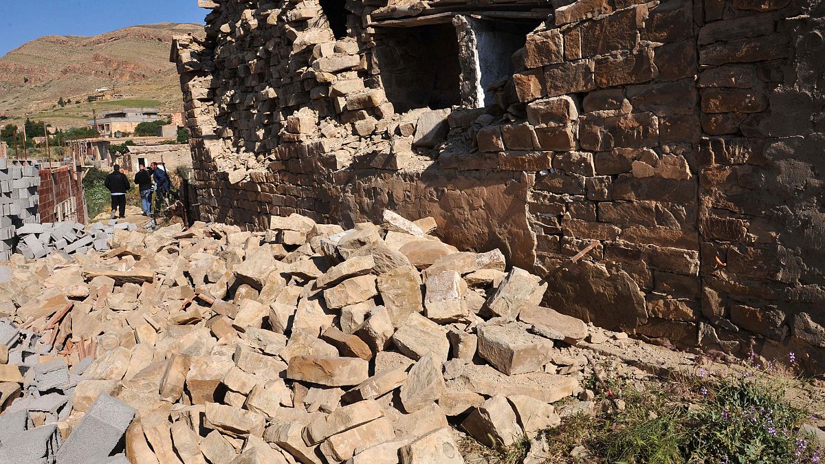 دمار أحد المنازل لما خلفه الزلزال الذي ضرب منطقة بني يالمن على بعد 280 كم من العاصمة الجزائر. 15/05/2010