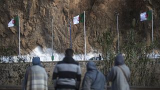 عائلات جزائرية ومغربية على جانبي الحدود المغلقة في وجدة