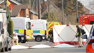 Elkerítik egy baleset helyszínét a dél-belgiumi Strépy-Bracquegnies településen