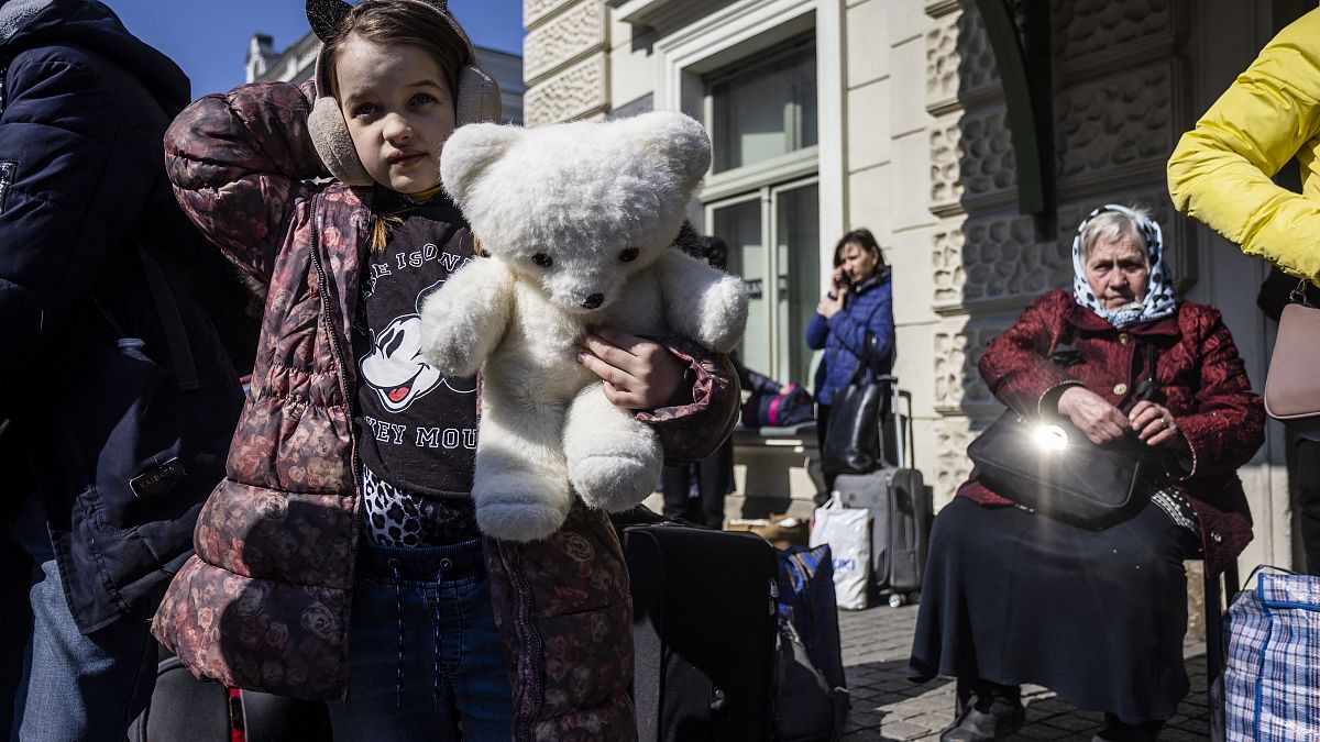 سرگردانی پناهجویان اوکراینی در ایستگاه مرزی پرزمیسل لهستان 