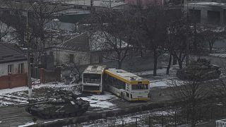 Ucraina: Mariupol bombardata dal mare, colpita una scuola-rifugio