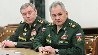 Russlands Verteidigungsminister Schoigu (rechts) mit dem Chef der Armee Gerasimow