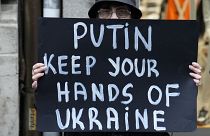 Russi, serbi, bielorussi e ucraini uniti a Belgrado contro la guerra