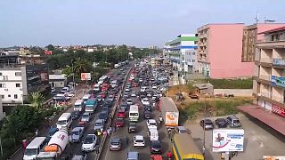 Ivorians turn to boats in gridlocked Abidjan 