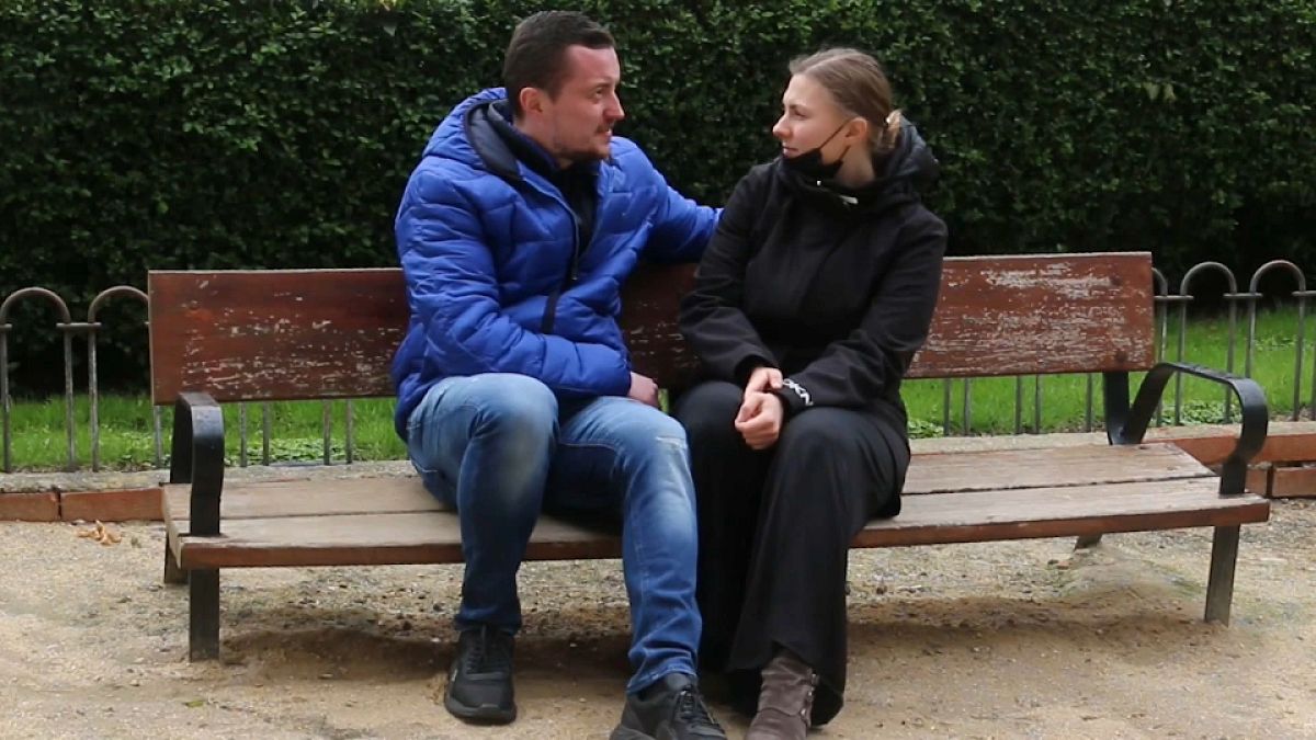 Ein ukrainisch-russisches Ehepaar in Madrid im Interview mit Carlos Marlasca