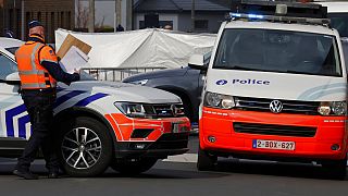 Αστυνομία αποκλείει το σημείο όπου αυτοκίνητο έπεσε πάνω σε πλήθος καρναβαλιστών στο Βέλγιο