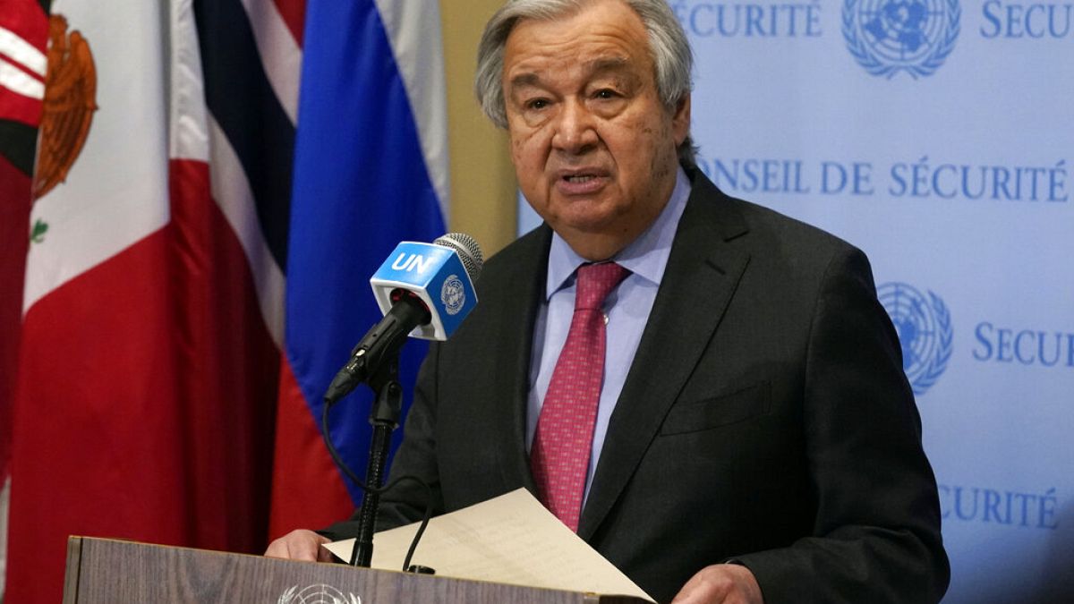 "Il est temps de mettre fin à cette guerre absurde", déclare le chef de l'ONU Antonio Guterres