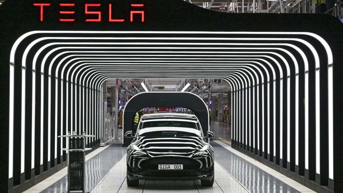 Tesla передала первые 30 машин с нового завода под Берлином.
