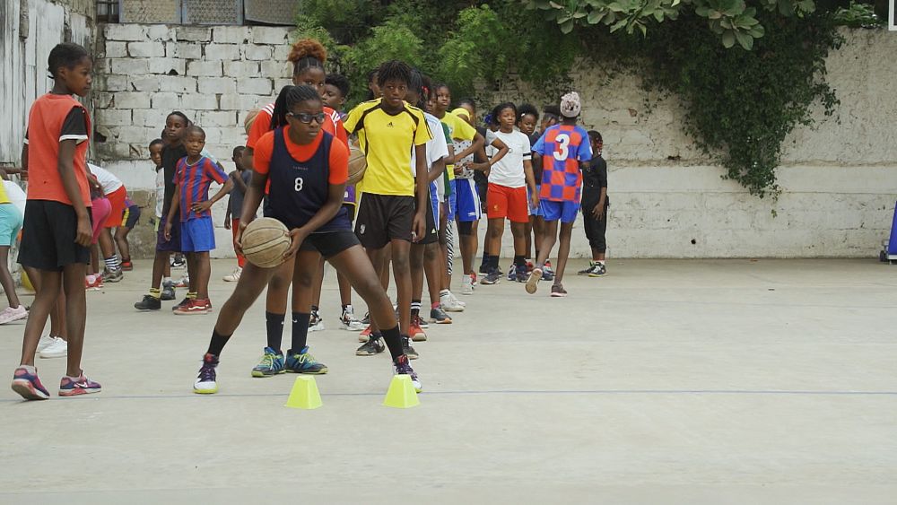 Angola’s Formigas basketball school: shaping kids for life