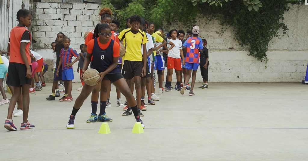 Angola’s Formigas basketball school: shaping kids for life