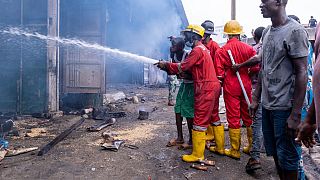 Nigéria : le feu ravage un marché de Lagos, la circulation bloquée
